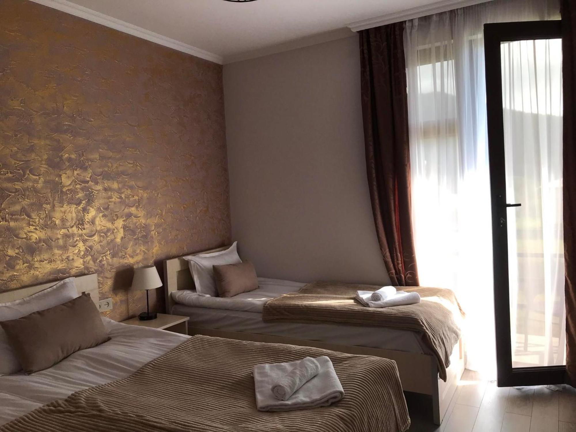 Ninama Hotel Mestia Quarto foto